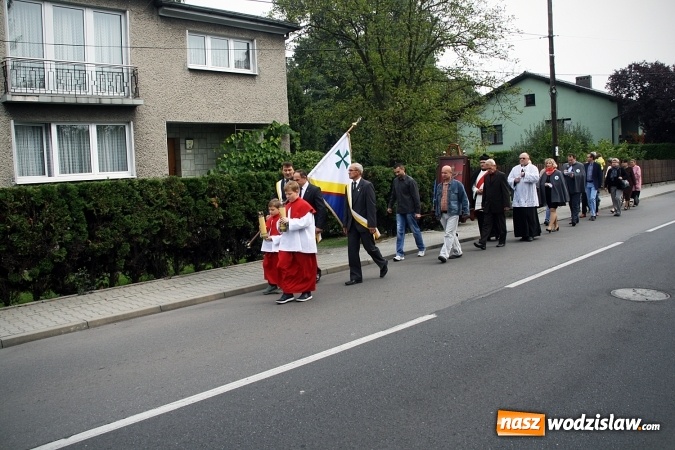 Zdjęcie w galerii na portalu naszwodzislaw.com: Peregrynacja papieskiego krzyża w wodzisławskim Kole Towarzystwa Pomocy im. św. Brata Alberta wiadomości z regionu
