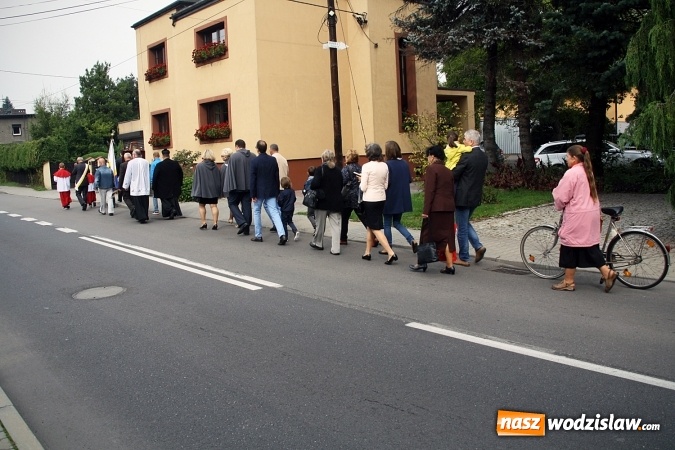 Zdjęcie w galerii na portalu naszwodzislaw.com: Peregrynacja papieskiego krzyża w wodzisławskim Kole Towarzystwa Pomocy im. św. Brata Alberta wiadomości z regionu