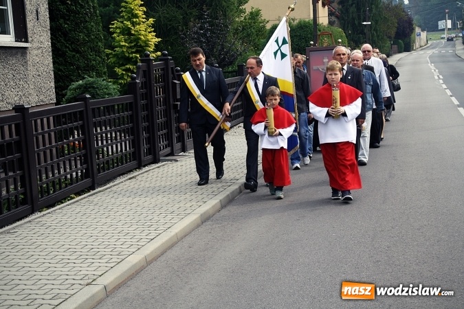 Zdjęcie w galerii na portalu naszwodzislaw.com: Peregrynacja papieskiego krzyża w wodzisławskim Kole Towarzystwa Pomocy im. św. Brata Alberta wiadomości z regionu
