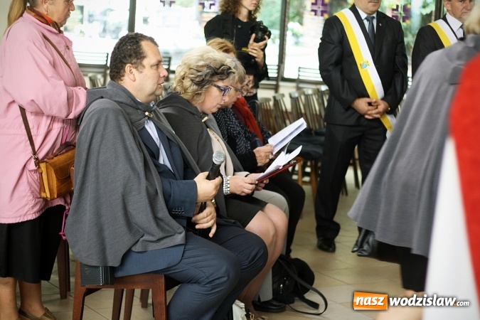 Zdjęcie w galerii na portalu naszwodzislaw.com: Peregrynacja papieskiego krzyża w wodzisławskim Kole Towarzystwa Pomocy im. św. Brata Alberta wiadomości z regionu