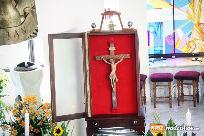 Zdjęcie w galerii na portalu naszwodzislaw.com: Peregrynacja papieskiego krzyża w wodzisławskim Kole Towarzystwa Pomocy im. św. Brata Alberta wiadomości z regionu