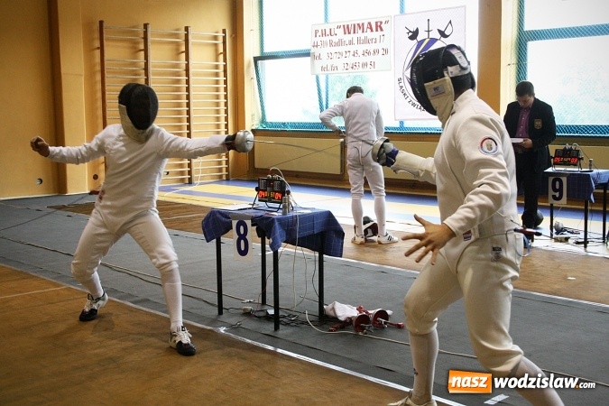 Zdjęcie w galerii na portalu naszwodzislaw.com: Szermierczy Puchar Polski w Radlinie, czyli emocjonujące spotkanie w hali MOSiR wiadomości z regionu