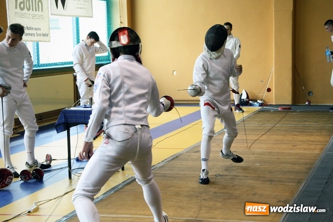 Zdjęcie w galerii na portalu naszwodzislaw.com: Szermierczy Puchar Polski w Radlinie, czyli emocjonujące spotkanie w hali MOSiR wiadomości z regionu