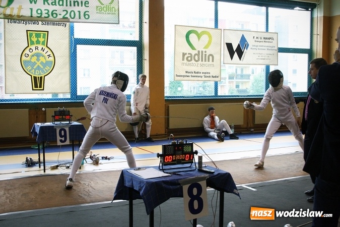 Zdjęcie w galerii na portalu naszwodzislaw.com: Szermierczy Puchar Polski w Radlinie, czyli emocjonujące spotkanie w hali MOSiR wiadomości z regionu