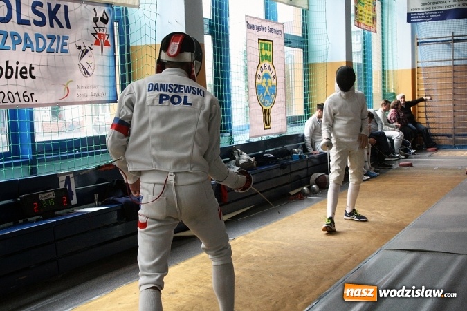 Zdjęcie w galerii na portalu naszwodzislaw.com: Szermierczy Puchar Polski w Radlinie, czyli emocjonujące spotkanie w hali MOSiR wiadomości z regionu