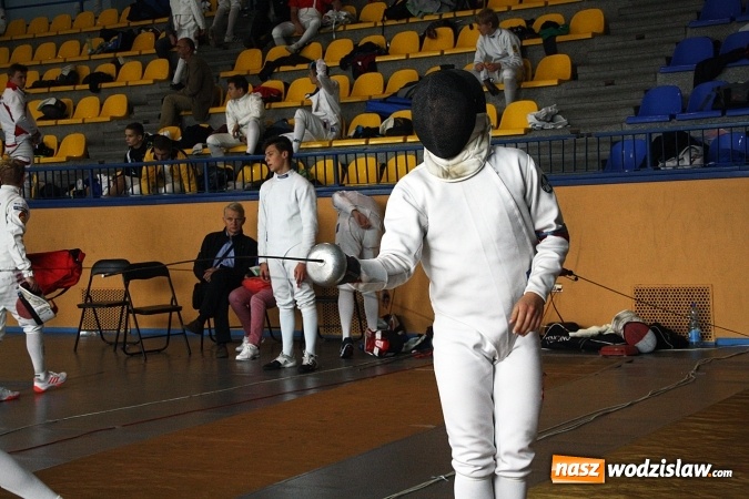 Zdjęcie w galerii na portalu naszwodzislaw.com: Szermierczy Puchar Polski w Radlinie, czyli emocjonujące spotkanie w hali MOSiR wiadomości z regionu
