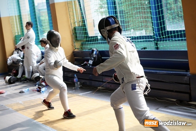 Zdjęcie w galerii na portalu naszwodzislaw.com: Szermierczy Puchar Polski w Radlinie, czyli emocjonujące spotkanie w hali MOSiR wiadomości z regionu