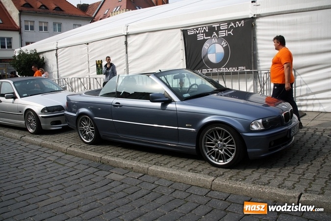 Zdjęcie w galerii na portalu naszwodzislaw.com: Oktoberfest w Wodzisławiu: Ryk silników i zapach benzyny, czyli zlot BMW na rynku wiadomości z regionu