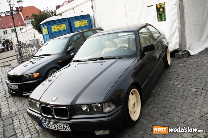 Zdjęcie w galerii na portalu naszwodzislaw.com: Oktoberfest w Wodzisławiu: Ryk silników i zapach benzyny, czyli zlot BMW na rynku wiadomości z regionu