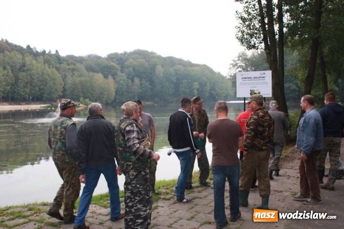 Zdjęcie w galerii na portalu naszwodzislaw.com: Wspólnymi siłami sprzątali wodzisławski Balaton. Zebrali ponad 10 worków śmieci wiadomości z regionu