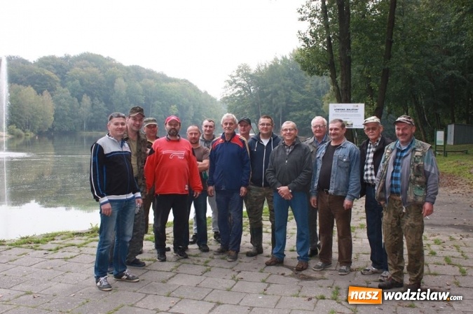 Zdjęcie w galerii na portalu naszwodzislaw.com: Wspólnymi siłami sprzątali wodzisławski Balaton. Zebrali ponad 10 worków śmieci wiadomości z regionu