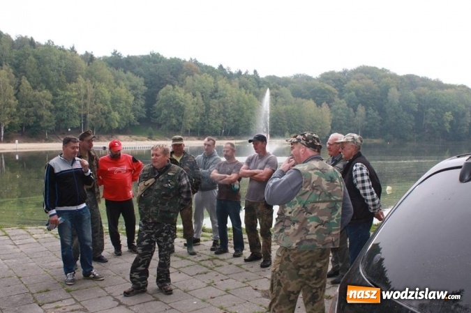 Zdjęcie w galerii na portalu naszwodzislaw.com: Wspólnymi siłami sprzątali wodzisławski Balaton. Zebrali ponad 10 worków śmieci wiadomości z regionu