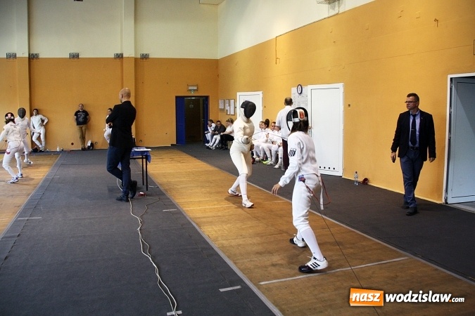 Zdjęcie w galerii na portalu naszwodzislaw.com: Emocje na najwyższym poziomie. Szpadzistki opanowały MOSiR w Radlinie wiadomości z regionu
