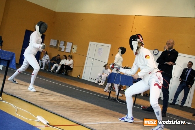 Zdjęcie w galerii na portalu naszwodzislaw.com: Emocje na najwyższym poziomie. Szpadzistki opanowały MOSiR w Radlinie wiadomości z regionu