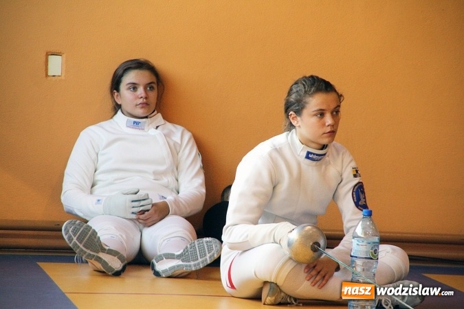 Zdjęcie w galerii na portalu naszwodzislaw.com: Emocje na najwyższym poziomie. Szpadzistki opanowały MOSiR w Radlinie wiadomości z regionu