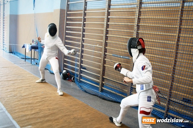 Zdjęcie w galerii na portalu naszwodzislaw.com: Emocje na najwyższym poziomie. Szpadzistki opanowały MOSiR w Radlinie wiadomości z regionu