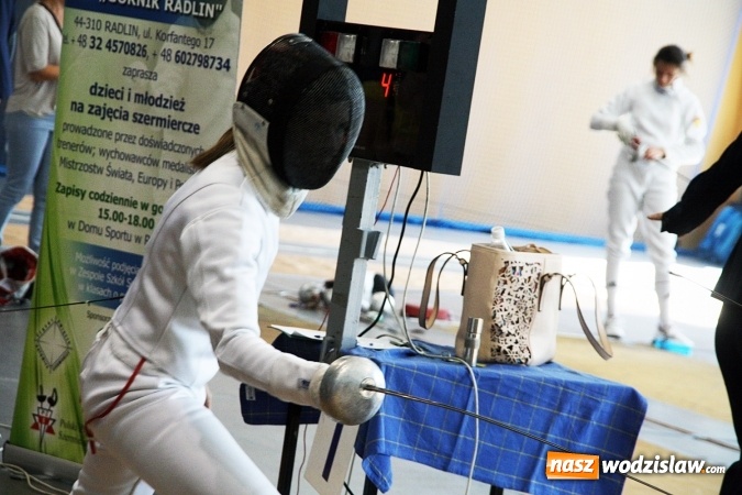 Zdjęcie w galerii na portalu naszwodzislaw.com: Emocje na najwyższym poziomie. Szpadzistki opanowały MOSiR w Radlinie wiadomości z regionu
