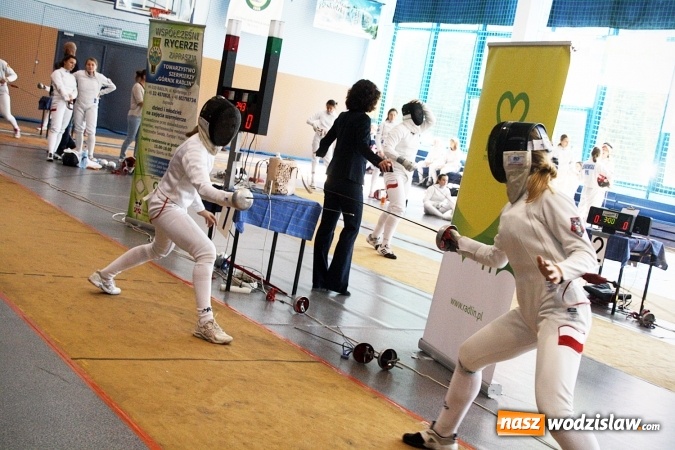 Zdjęcie w galerii na portalu naszwodzislaw.com: Emocje na najwyższym poziomie. Szpadzistki opanowały MOSiR w Radlinie wiadomości z regionu