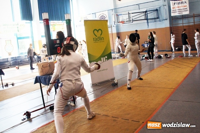 Zdjęcie w galerii na portalu naszwodzislaw.com: Emocje na najwyższym poziomie. Szpadzistki opanowały MOSiR w Radlinie wiadomości z regionu