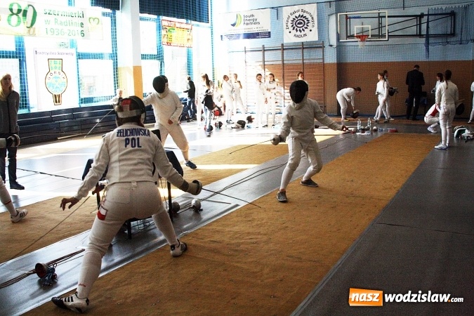 Zdjęcie w galerii na portalu naszwodzislaw.com: Emocje na najwyższym poziomie. Szpadzistki opanowały MOSiR w Radlinie wiadomości z regionu