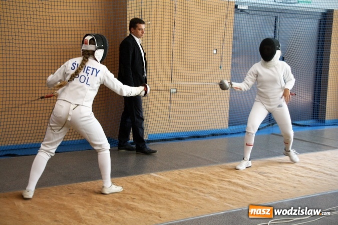 Zdjęcie w galerii na portalu naszwodzislaw.com: Emocje na najwyższym poziomie. Szpadzistki opanowały MOSiR w Radlinie wiadomości z regionu