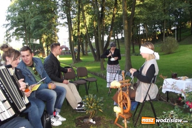 Zdjęcie w galerii na portalu naszwodzislaw.com: Spektakl teatralny z przesłaniem w mszańskim Parku Aktywnej Rekreacji wiadomości z regionu