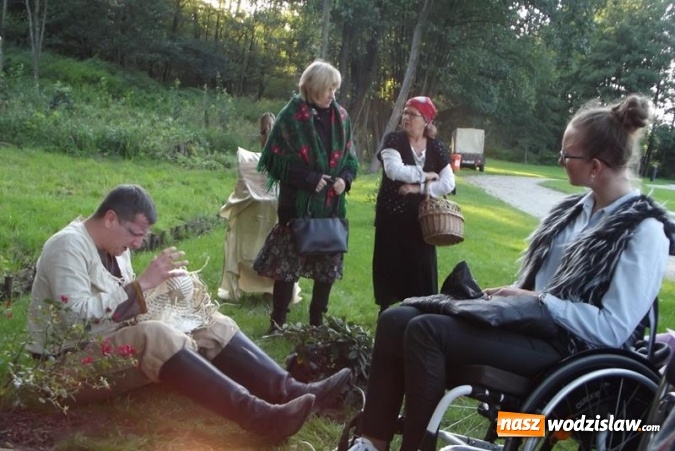 Zdjęcie w galerii na portalu naszwodzislaw.com: Spektakl teatralny z przesłaniem w mszańskim Parku Aktywnej Rekreacji wiadomości z regionu