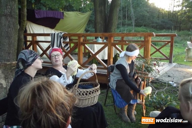 Zdjęcie w galerii na portalu naszwodzislaw.com: Spektakl teatralny z przesłaniem w mszańskim Parku Aktywnej Rekreacji wiadomości z regionu