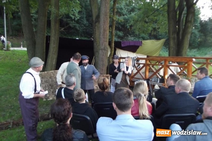 Zdjęcie w galerii na portalu naszwodzislaw.com: Spektakl teatralny z przesłaniem w mszańskim Parku Aktywnej Rekreacji wiadomości z regionu