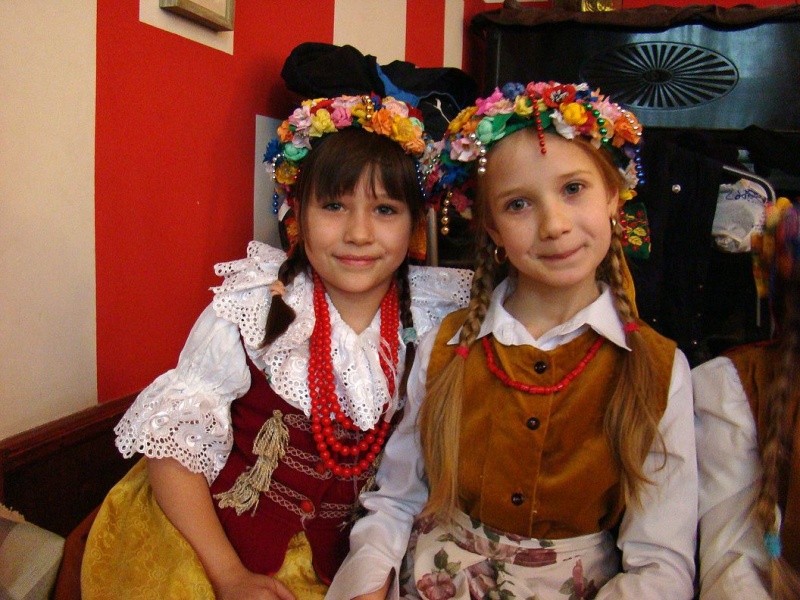 Zdjęcie w galerii na portalu naszwodzislaw.com: Wszyscy uczniowie na jednej scenie wiadomości z regionu