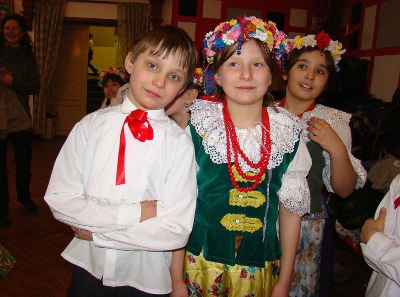 Zdjęcie w galerii na portalu naszwodzislaw.com: Wszyscy uczniowie na jednej scenie wiadomości z regionu