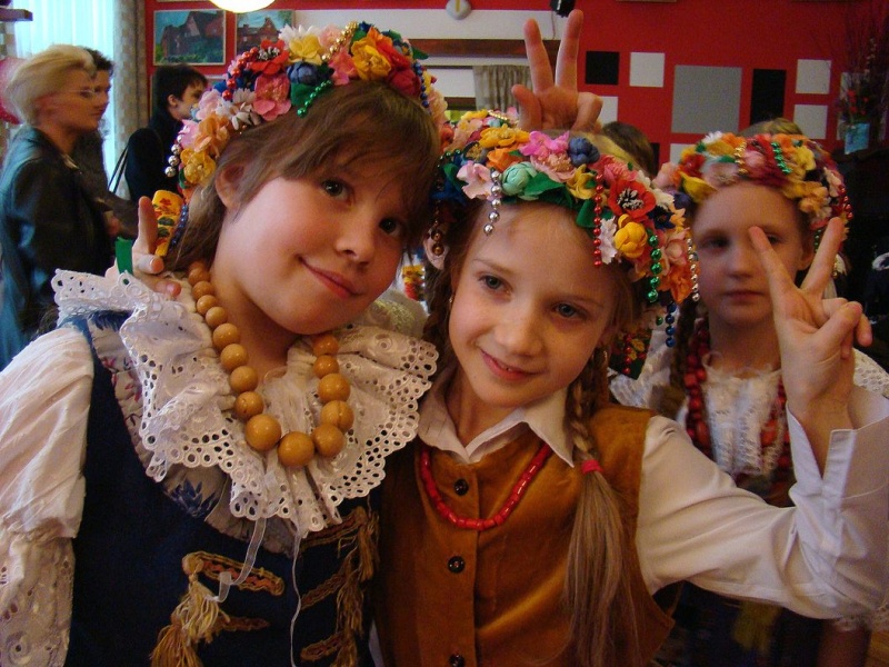 Zdjęcie w galerii na portalu naszwodzislaw.com: Wszyscy uczniowie na jednej scenie wiadomości z regionu