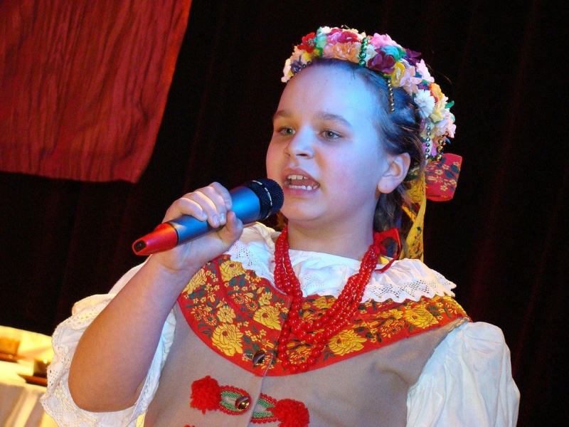 Zdjęcie w galerii na portalu naszwodzislaw.com: Wszyscy uczniowie na jednej scenie wiadomości z regionu