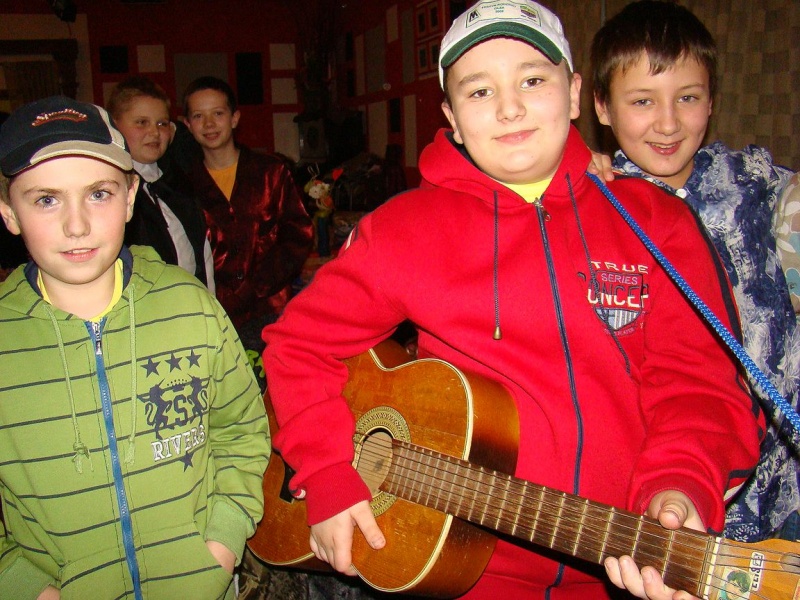 Zdjęcie w galerii na portalu naszwodzislaw.com: Wszyscy uczniowie na jednej scenie wiadomości z regionu