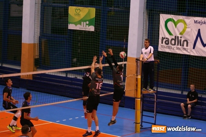 Zdjęcie w galerii na portalu naszwodzislaw.com: Zwycięstwo radlińskich siatkarzy  wiadomości z regionu
