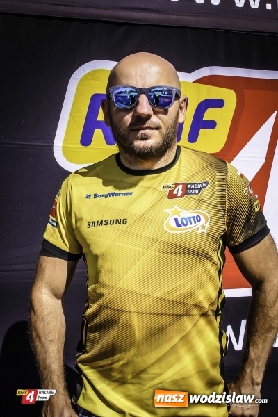 Zdjęcie w galerii na portalu naszwodzislaw.com: Postawiłem wszystko na jedną kartę, żeby robić w życiu to, o czym zawsze marzyłem - wywiad z Rafałem Płuciennikiem wiadomości z regionu