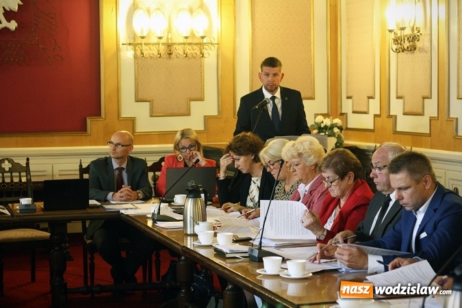Zdjęcie w galerii na portalu naszwodzislaw.com: Wodzisławscy radni obradują w nowym miejscu wiadomości z regionu