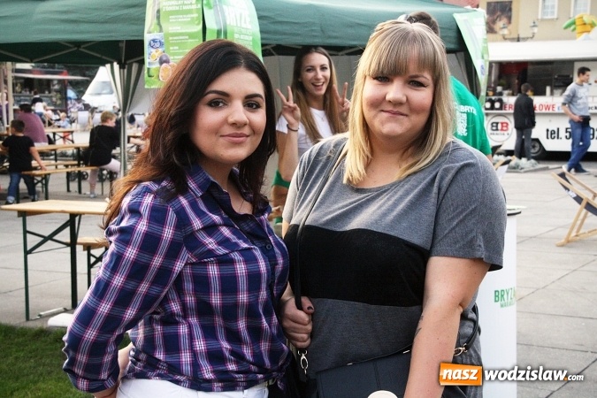 Zdjęcie w galerii na portalu naszwodzislaw.com: Trwa I Zlot Food Truck&oacute;w w Wodzisławiu Śląskim wiadomości z regionu