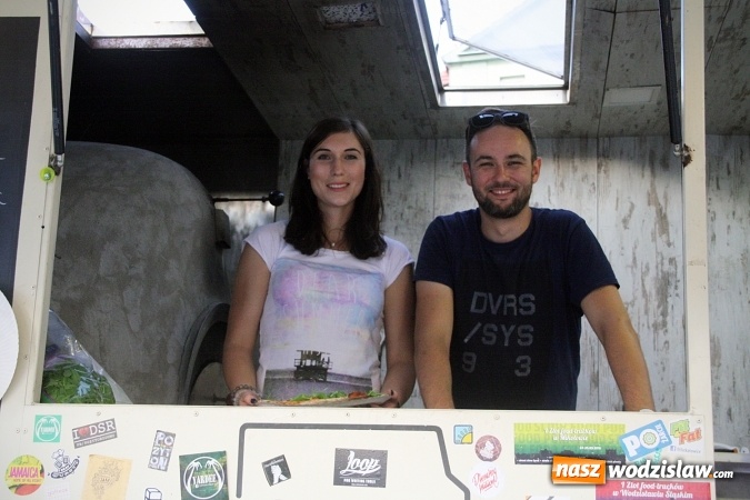 Zdjęcie w galerii na portalu naszwodzislaw.com: Trwa I Zlot Food Truck&oacute;w w Wodzisławiu Śląskim wiadomości z regionu