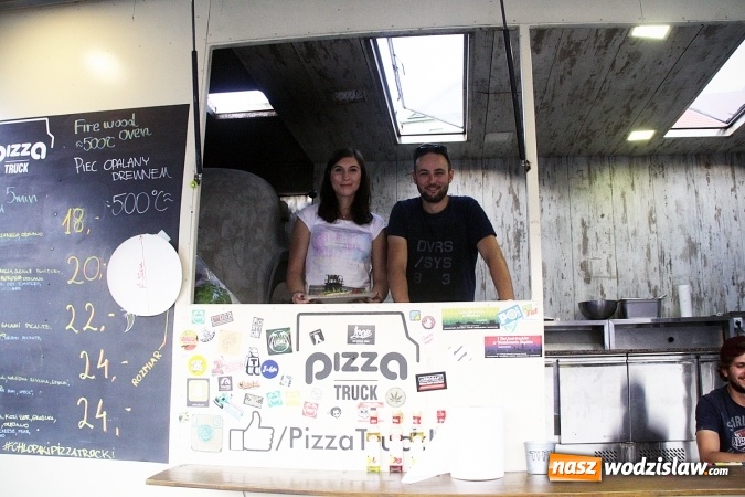 Zdjęcie w galerii na portalu naszwodzislaw.com: Trwa I Zlot Food Truck&oacute;w w Wodzisławiu Śląskim wiadomości z regionu