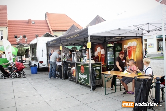 Zdjęcie w galerii na portalu naszwodzislaw.com: Trwa I Zlot Food Truck&oacute;w w Wodzisławiu Śląskim wiadomości z regionu