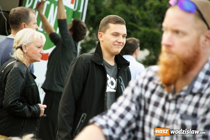 Zdjęcie w galerii na portalu naszwodzislaw.com: Trwa I Zlot Food Truck&oacute;w w Wodzisławiu Śląskim wiadomości z regionu