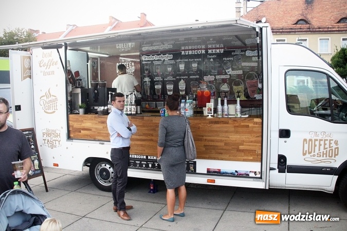 Zdjęcie w galerii na portalu naszwodzislaw.com: Trwa I Zlot Food Truck&oacute;w w Wodzisławiu Śląskim wiadomości z regionu