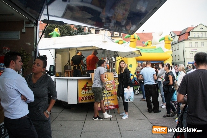 Zdjęcie w galerii na portalu naszwodzislaw.com: Trwa I Zlot Food Truck&oacute;w w Wodzisławiu Śląskim wiadomości z regionu