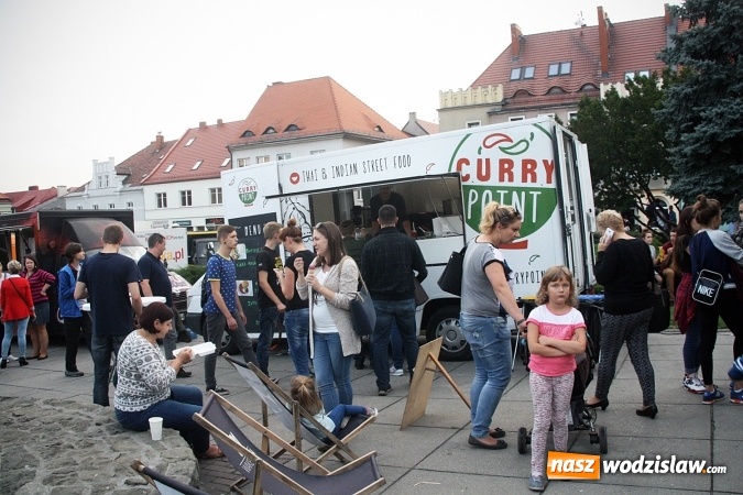 Zdjęcie w galerii na portalu naszwodzislaw.com: Trwa I Zlot Food Truck&oacute;w w Wodzisławiu Śląskim wiadomości z regionu