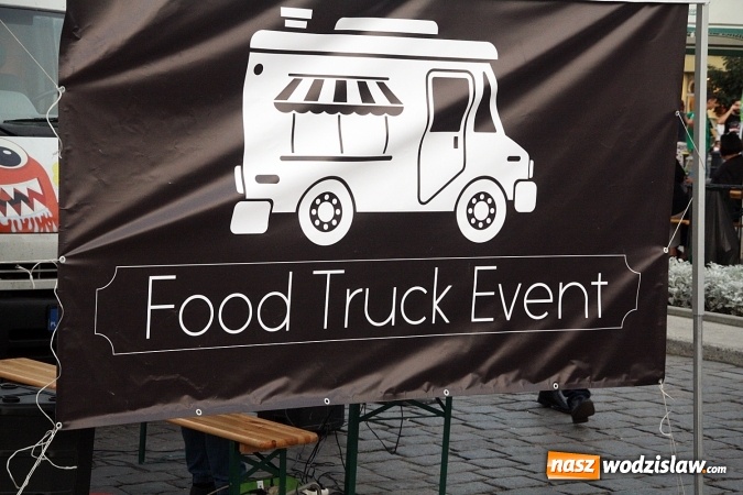 Zdjęcie w galerii na portalu naszwodzislaw.com: Trwa I Zlot Food Truck&oacute;w w Wodzisławiu Śląskim wiadomości z regionu