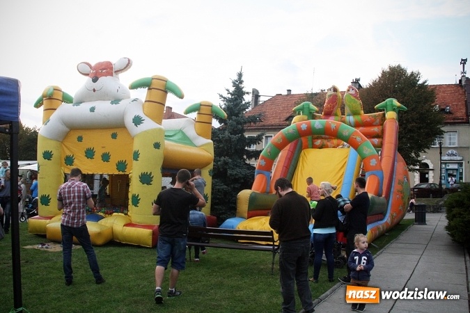 Zdjęcie w galerii na portalu naszwodzislaw.com: Trwa I Zlot Food Truck&oacute;w w Wodzisławiu Śląskim wiadomości z regionu