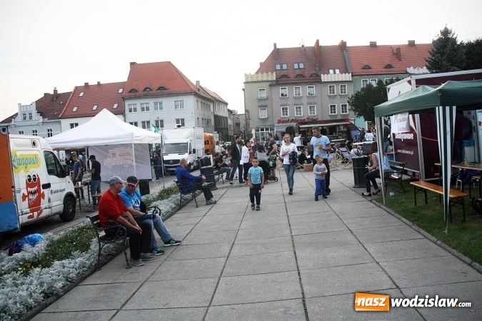Zdjęcie w galerii na portalu naszwodzislaw.com: Trwa I Zlot Food Truck&oacute;w w Wodzisławiu Śląskim wiadomości z regionu