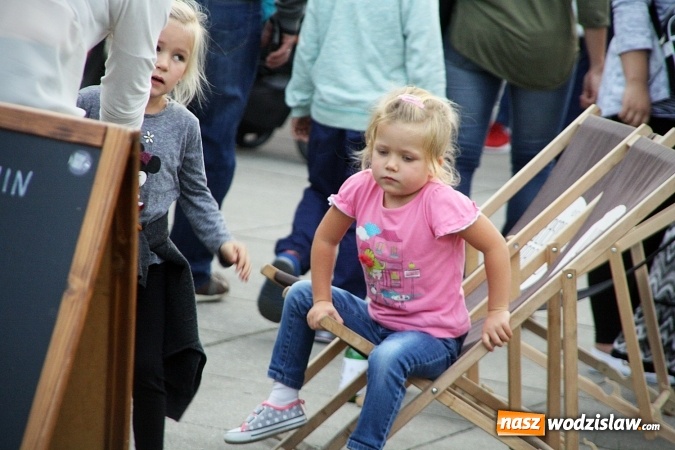 Zdjęcie w galerii na portalu naszwodzislaw.com: Trwa I Zlot Food Truck&oacute;w w Wodzisławiu Śląskim wiadomości z regionu