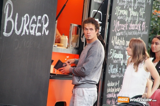 Zdjęcie w galerii na portalu naszwodzislaw.com: Trwa I Zlot Food Truck&oacute;w w Wodzisławiu Śląskim wiadomości z regionu
